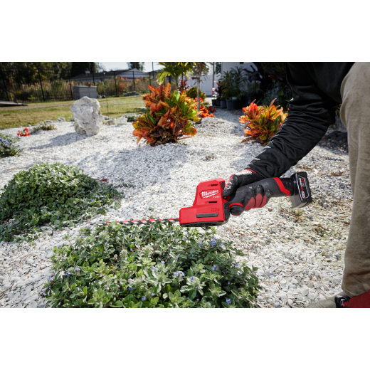 Milwaukee 2533-21 M12 FUEL™ 8" Hedge Trimmer Kit - Edmondson Supply