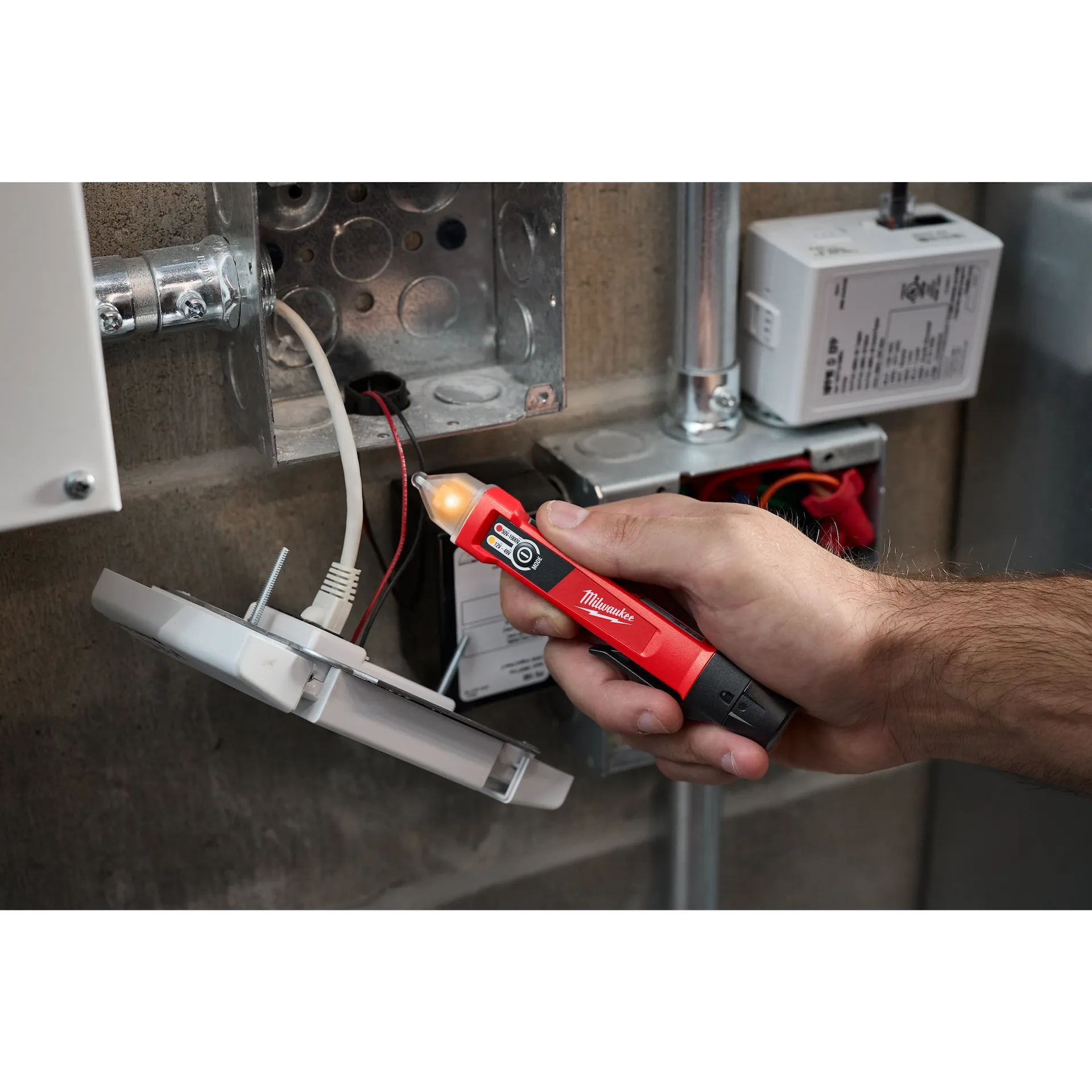 Milwaukee 3208-20 Dual Range Voltage Detector - Edmondson Supply