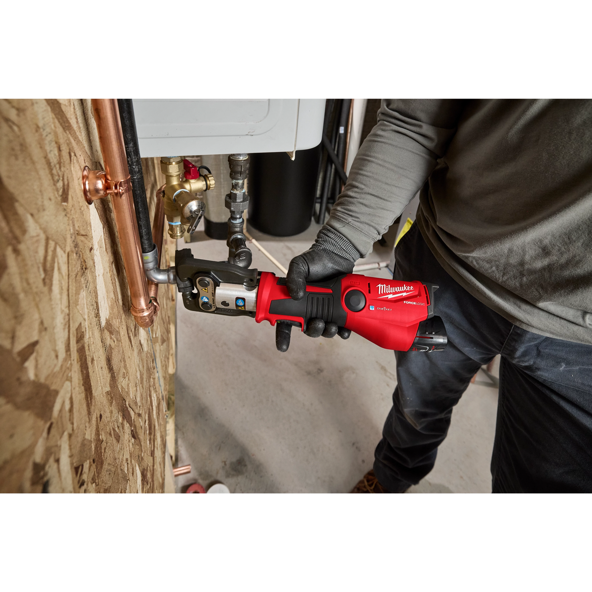 Milwaukee 2573-22 M12™ FORCE LOGIC™ Press Tool Kit w/ ONE‑KEY™ with 1/2" – 1" CTS‑V Jaws - Edmondson Supply