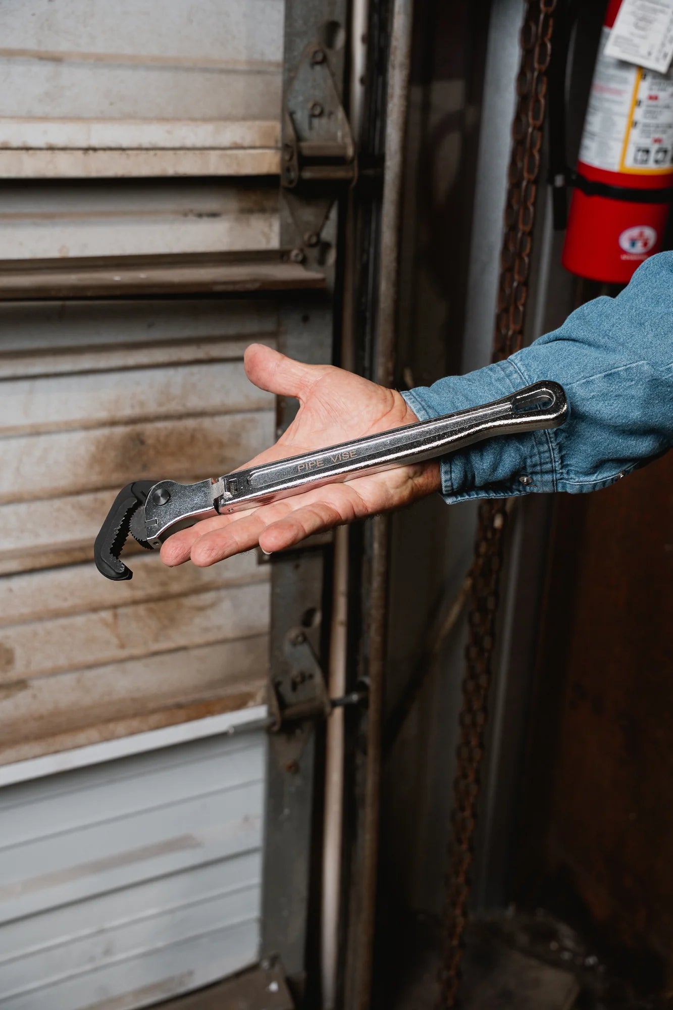 Pipe Vise SW12-1SF Amigo™ Slim L FLEX Steel Wrench - Edmondson Supply