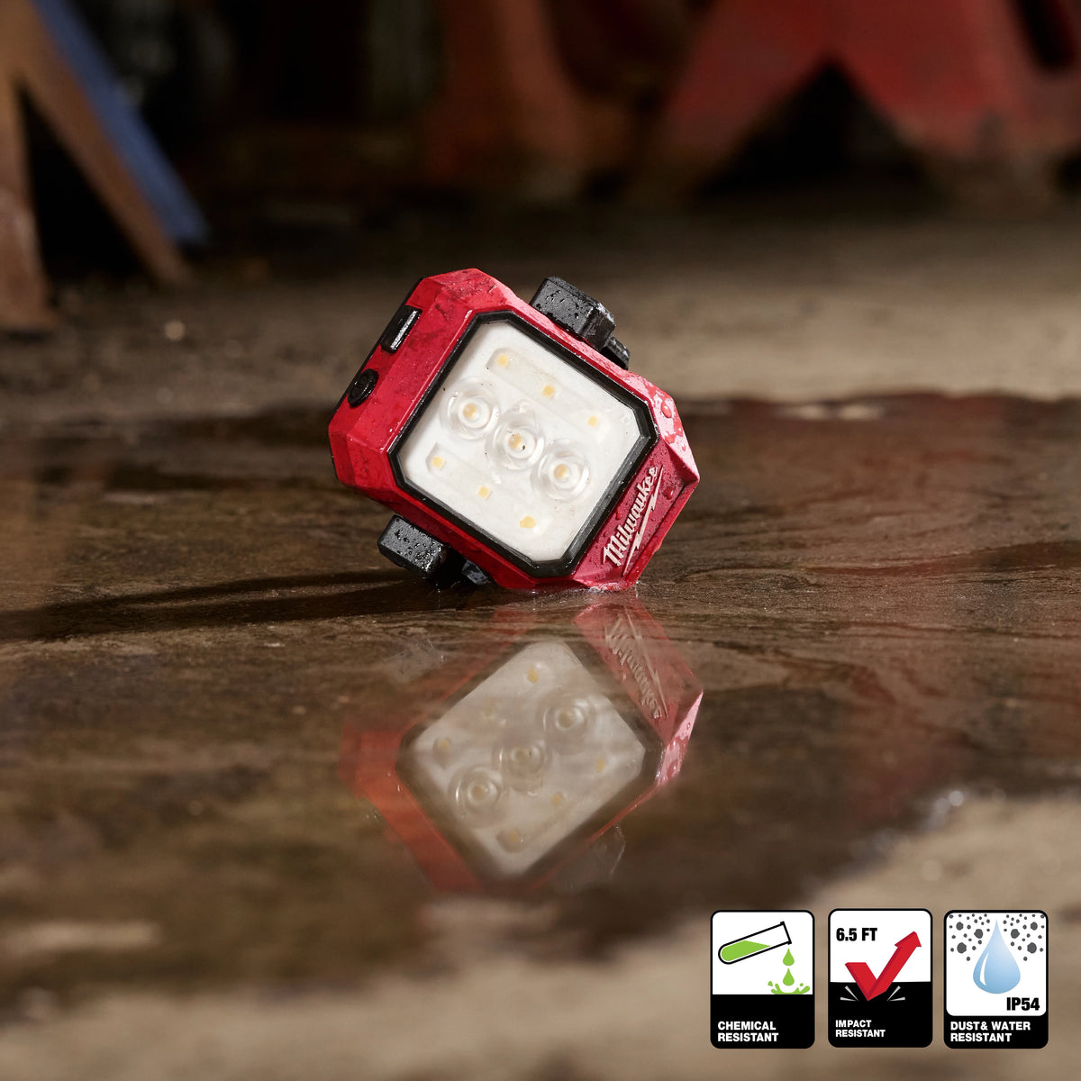 Milwaukee 2015R Rechargeable Pivoting Task Light w/ Spot Mode - Edmondson Supply