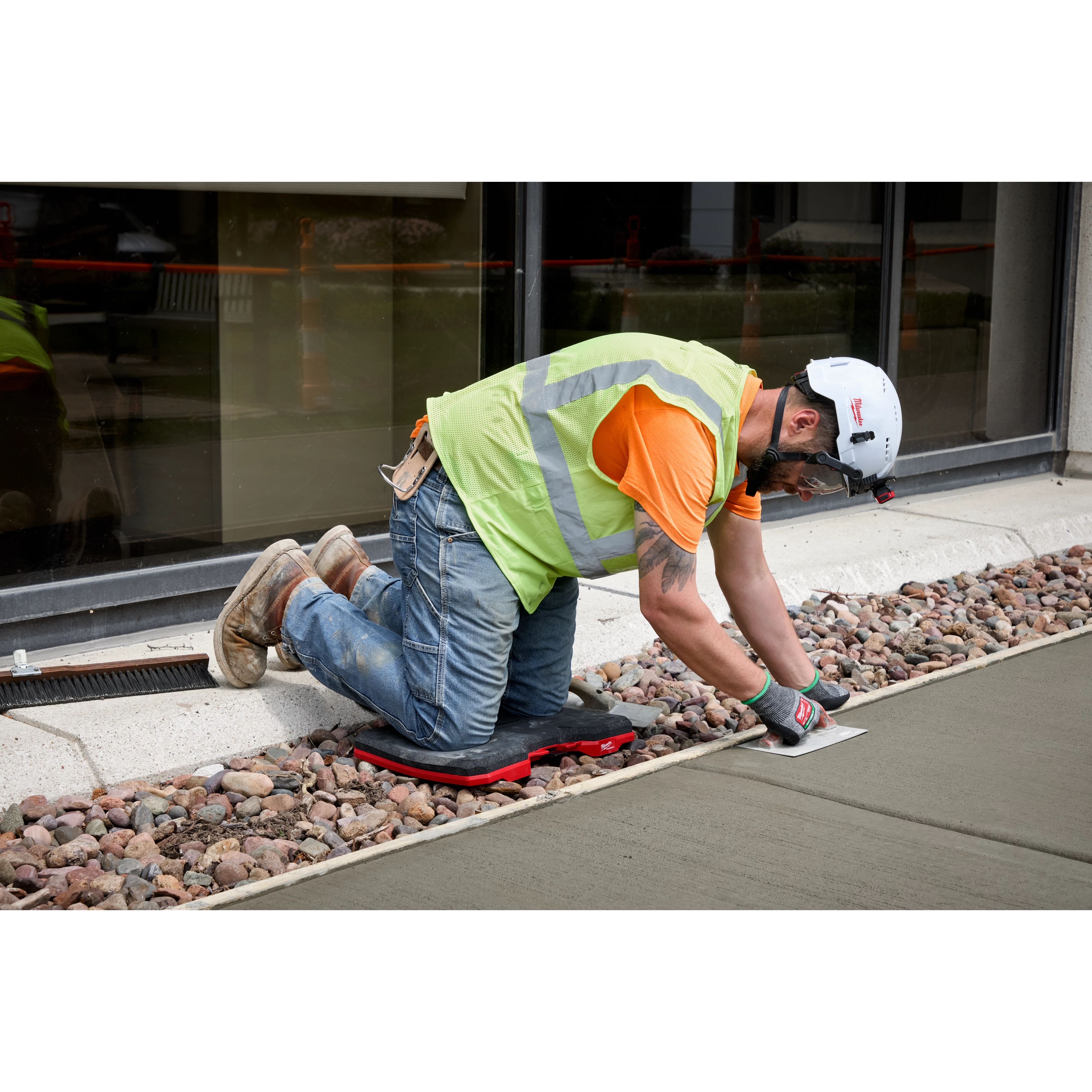 Milwaukee 48-73-6110 PACKOUT™ Kneeling Pad - Edmondson Supply