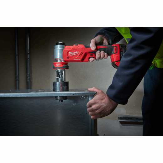 Milwaukee 2677-21 M18™ FORCE LOGIC™ 6T Knockout Tool 1/2" - 2" Kit - Edmondson Supply
