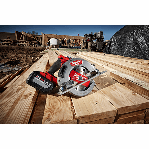 Milwaukee 2732-21HD M18 FUEL 7-1/4" Circular Saw Kit - Edmondson Supply