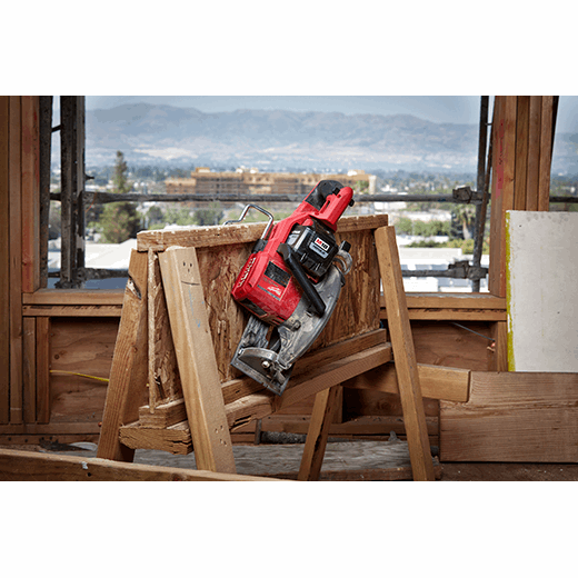Milwaukee 2830-21HD M18 FUEL™ 7-1/4" Rear Handle Circular Saw Kit - Edmondson Supply