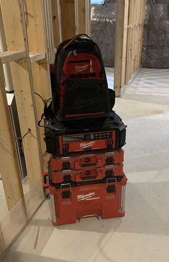 Milwaukee 2950-20 M18™ PACKOUT™ Radio + Charger - Edmondson Supply