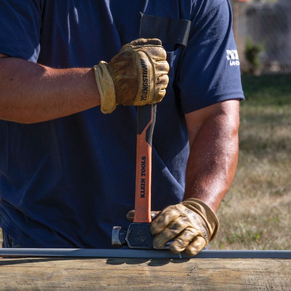 Klein Tools 832-26 Lineman's Claw Milled Hammer - Edmondson Supply