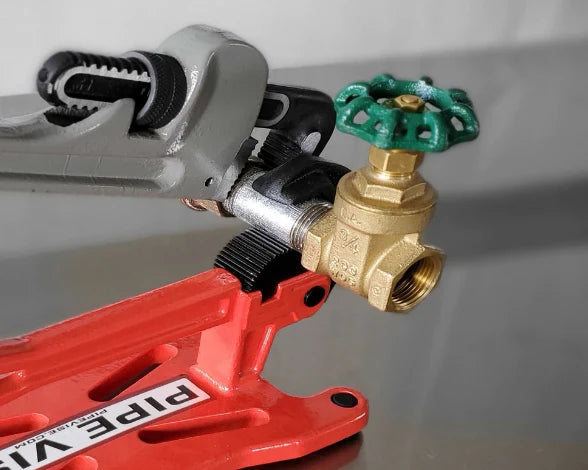 Pipe Vise PV01 Bigfoot 1.5" Steel Pipe Vise - Edmondson Supply