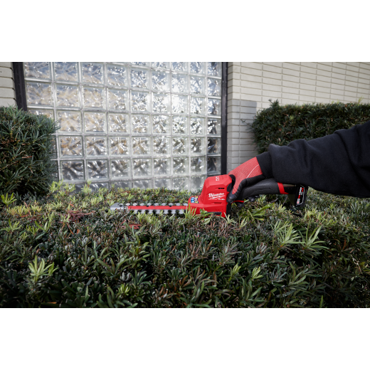 Milwaukee 2533-21 M12 FUEL™ 8" Hedge Trimmer Kit - Edmondson Supply