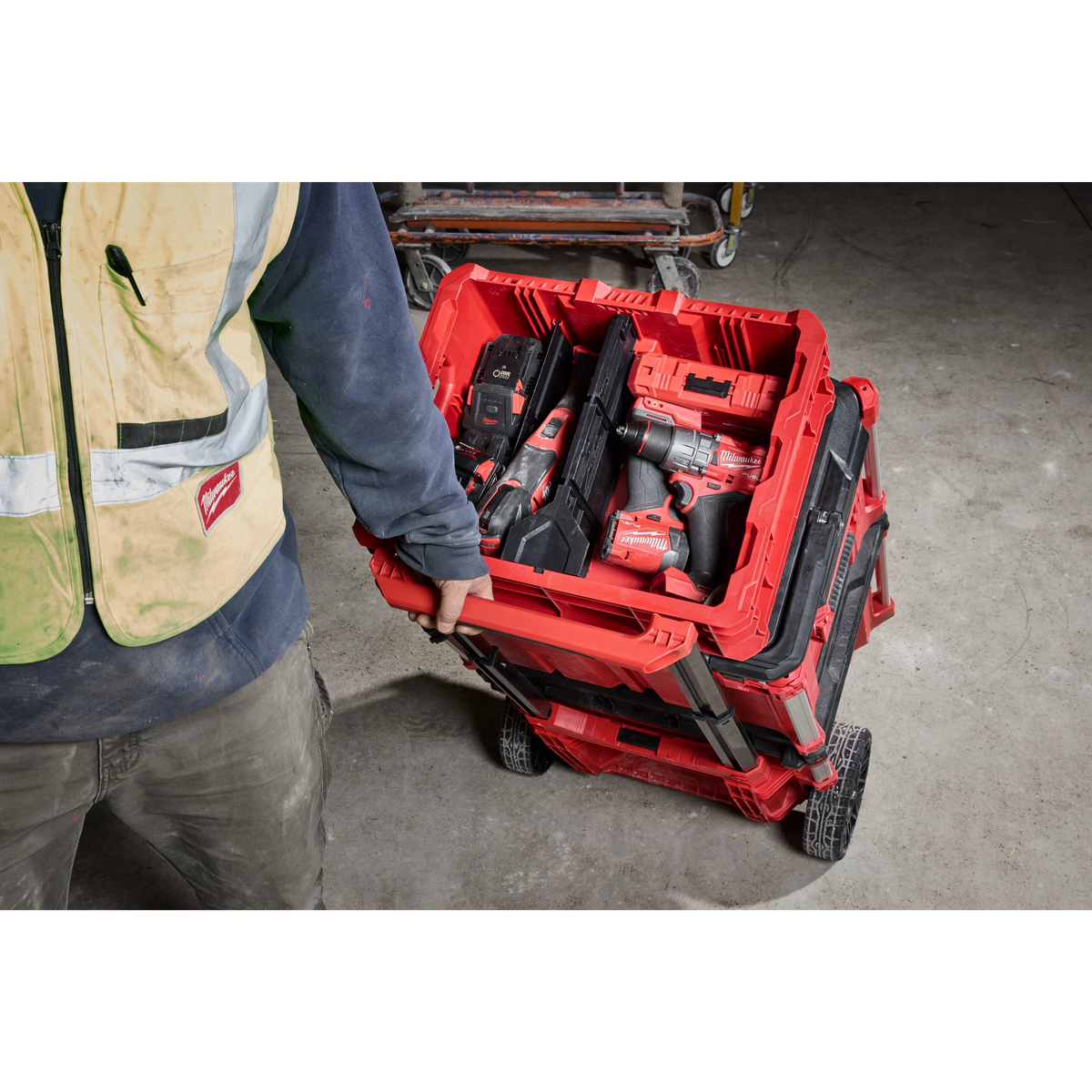 Milwaukee 48-22-8438 PACKOUT™ Low-Profile Crate - Edmondson Supply