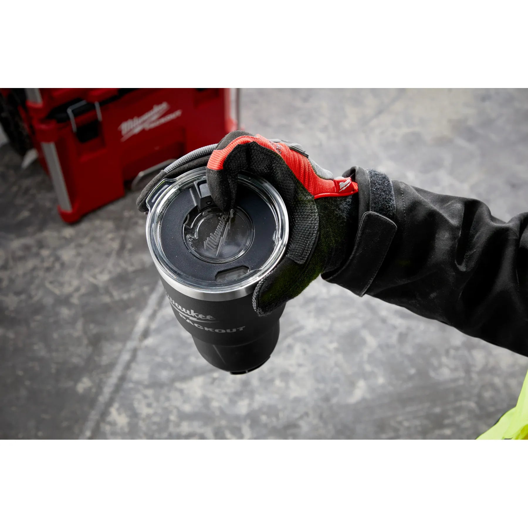 Milwaukee 48-22-8393B PACKOUT™ 30oz Tumbler- Black -Edmondson Supply