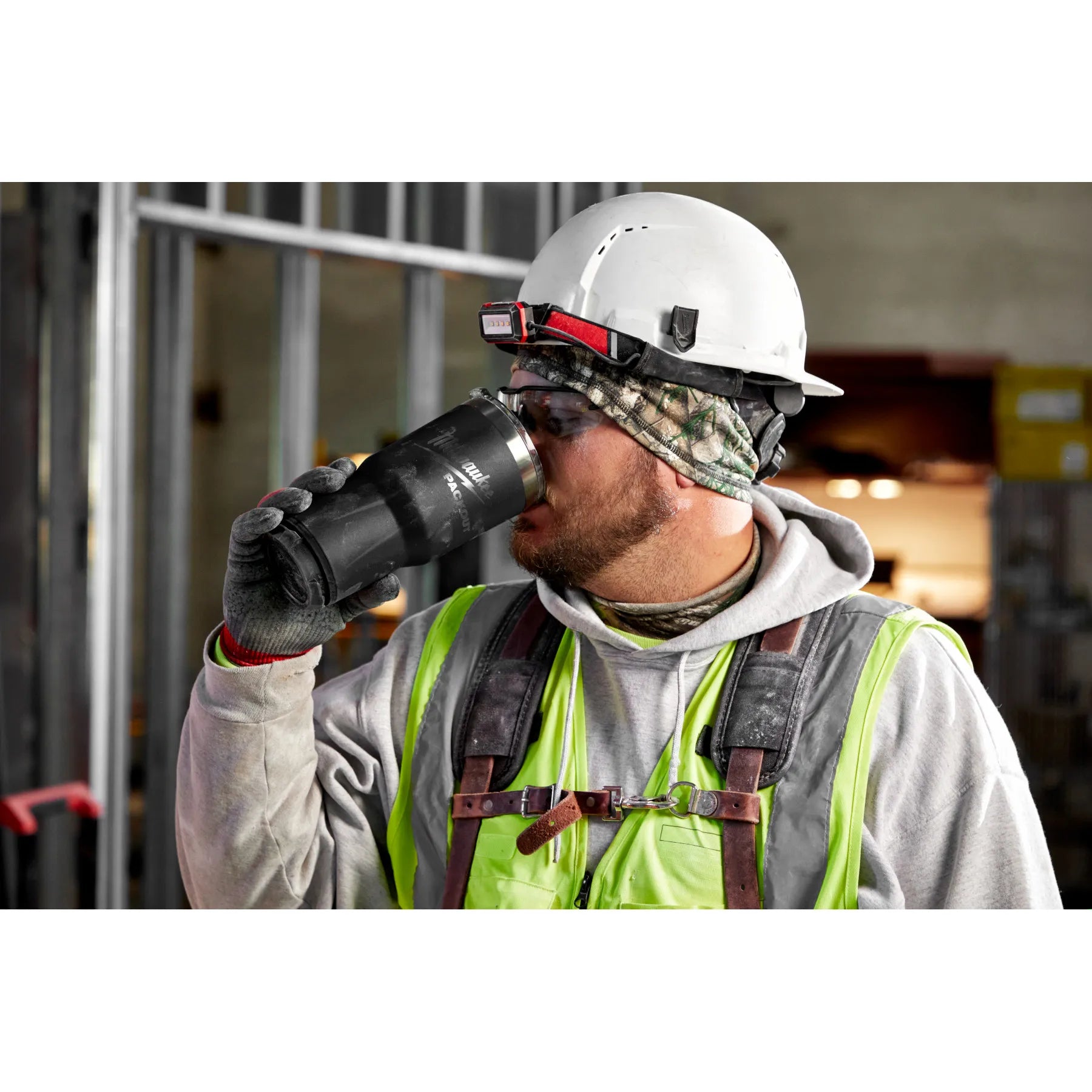 Milwaukee 48-22-8393B PACKOUT™ 30oz Tumbler- Black -Edmondson Supply