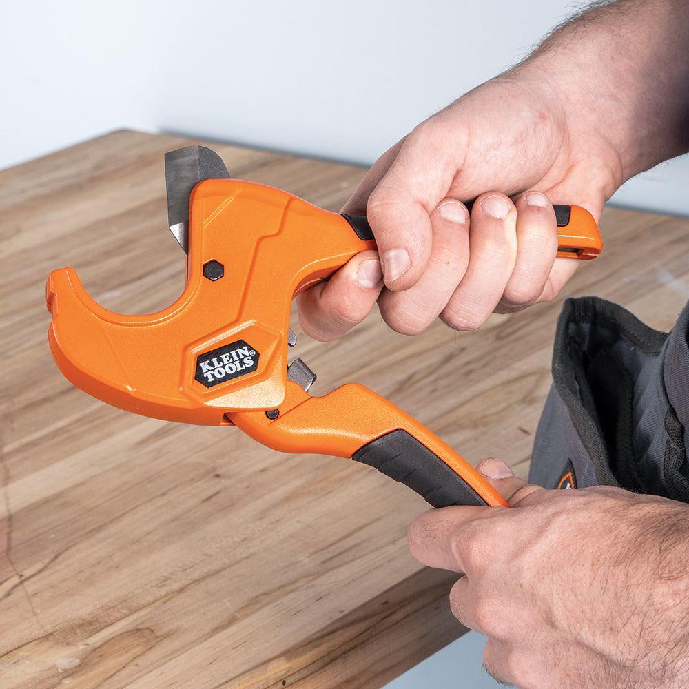 Klein Tools 50063 1-1/4-Inch Ratcheting PVC Pipe Cutter - Edmondson Supply