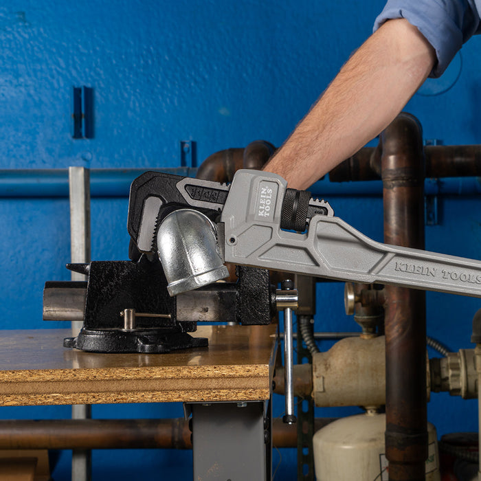 Klein Tools 68225 Adjustable Cast Aluminum Pipe Wrench, 18-Inch - Edmondson Supply