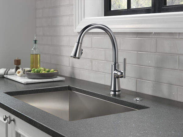 Delta CORANTO  9179-AR-DST Single Handle Pull Down Kitchen Faucet In Arctic Stainless