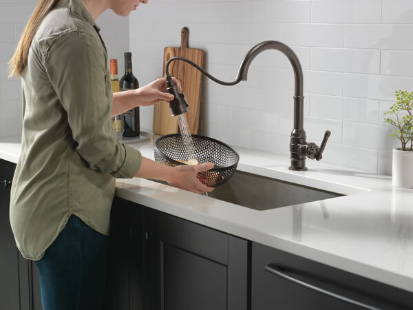 Delta BRODERICK™ 9190-RB-DST Single Handle Pull-Down Kitchen Faucet In Venetian Bronze