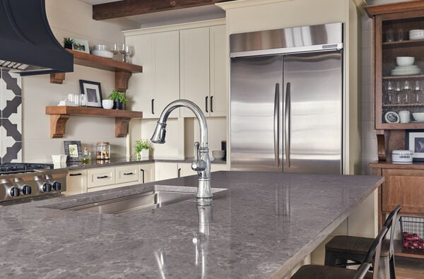 Delta CASSIDY™  9197-PR-DST Single Handle Pulldown Kitchen Faucet In Lumicoat Chrome