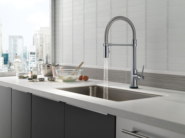 Delta TRINSIC® 9659T-AR-DST Single Handle Pull-Down Kitchen Faucet With Touch2O® Technology In Arctic Stainless