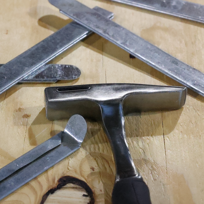 Malco Tools TMH1 Tin Master™ Hammer – 18 oz Tinner’s Hammer with Built-In Drive Cleat Bending Slot - Edmondson Supply