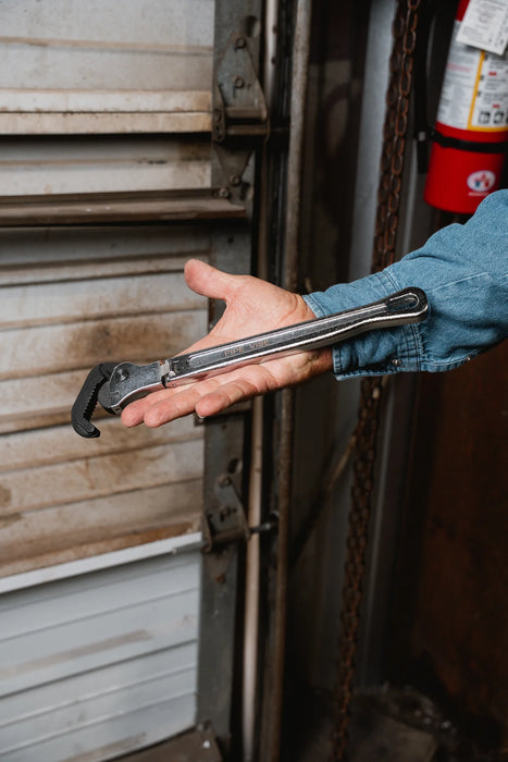 Pipe Vise SW12-1SF Amigo™ Slim L FLEX Steel Wrench - Edmondson Supply