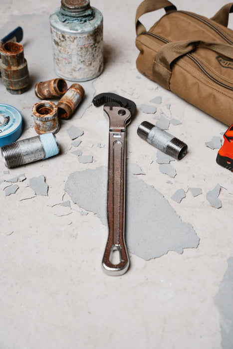 Pipe Vise SW12-1SF Amigo™ Slim L FLEX Steel Wrench - Edmondson Supply