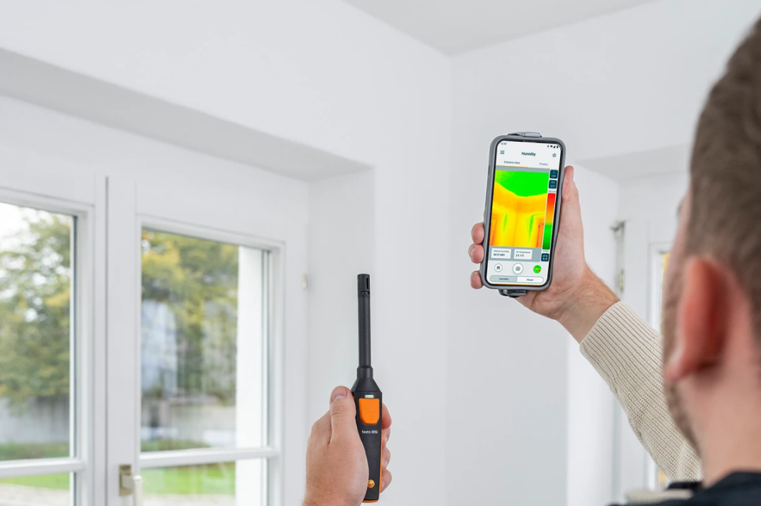 Testo 0563 0860 01 - 860i - Wireless Thermal Imager for Smartphones with Hard Case - Edmondson Supply