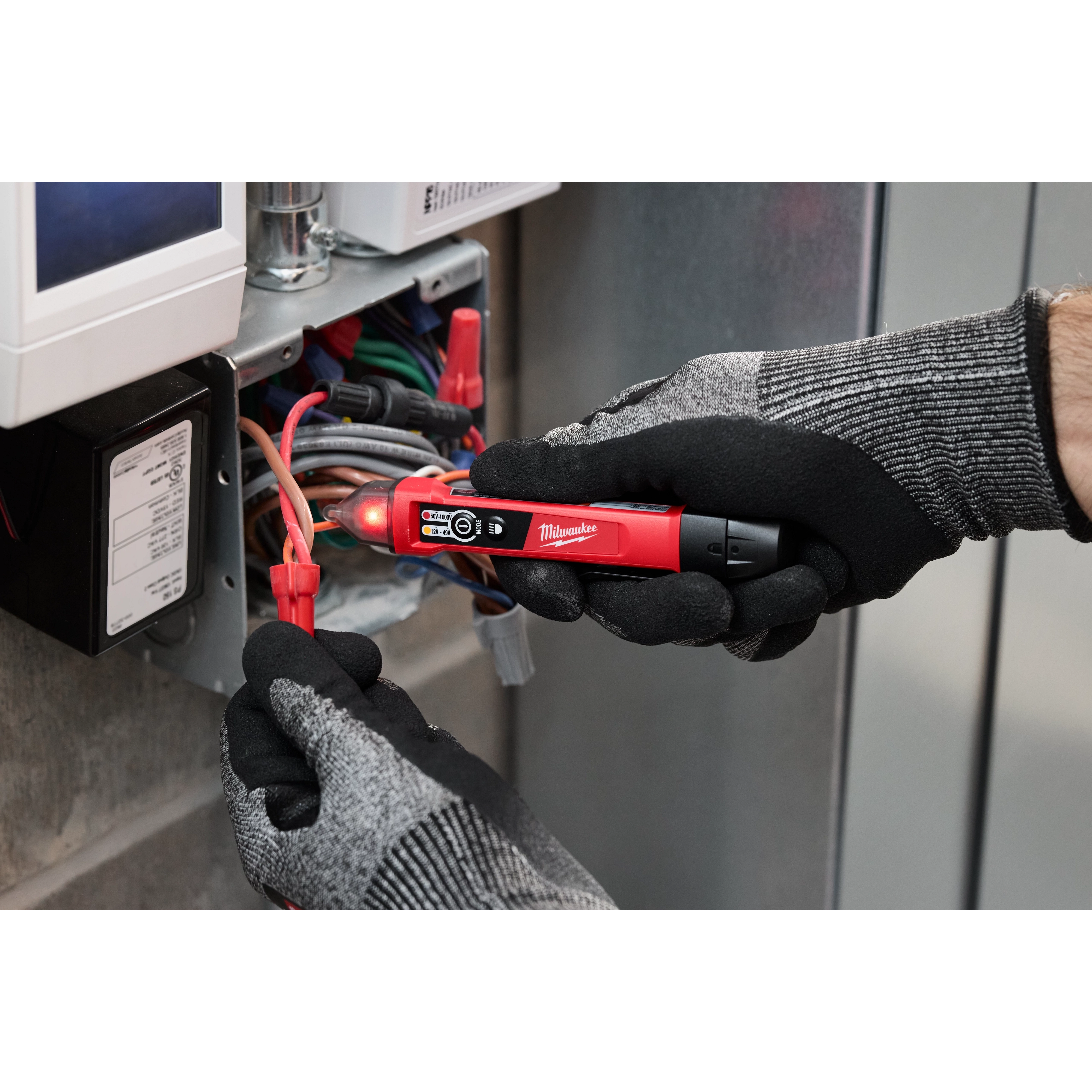 Milwaukee 3203-20 Dual Range Voltage Detector w/LED - Edmondson Supply