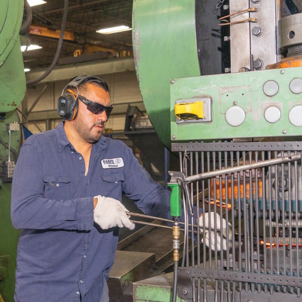 Klein Tools AESEM1S Situational Awareness Bluetooth® Earmuffs - Edmondson Supply