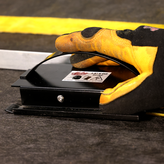 Malco Tools DT15V Malco 1.5″ V – Cut Duct Board Cutting Tool – Black - Edmondson Supply