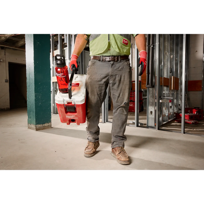 Milwaukee 48-22-8373R PACKOUT™ 48oz Bottle with Chug Lid - Edmondson Supply
