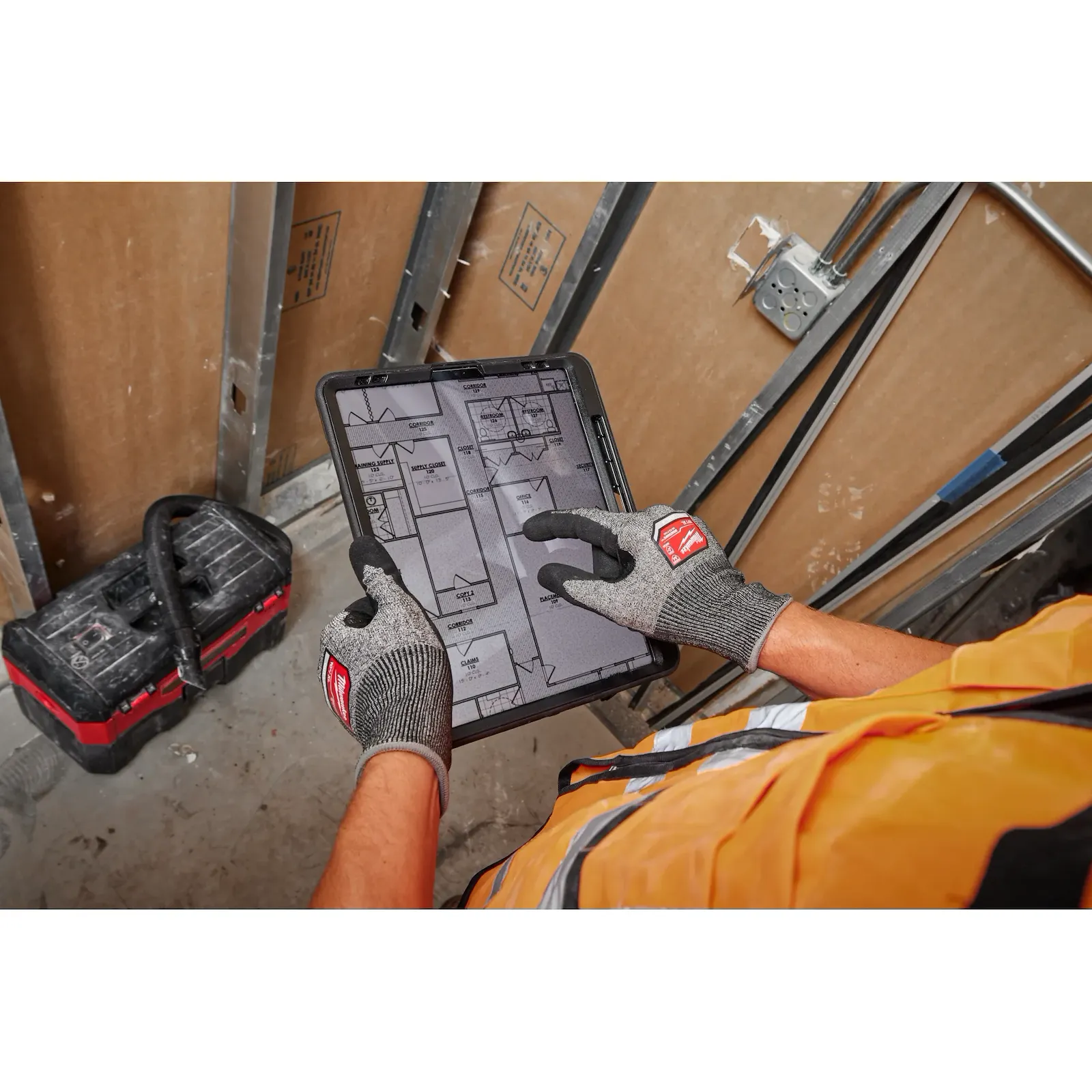Milwaukee 48-73-7142 Cut Level 4 High-Dexterity Nitrile Dipped Gloves Size L - Edmondson Supply