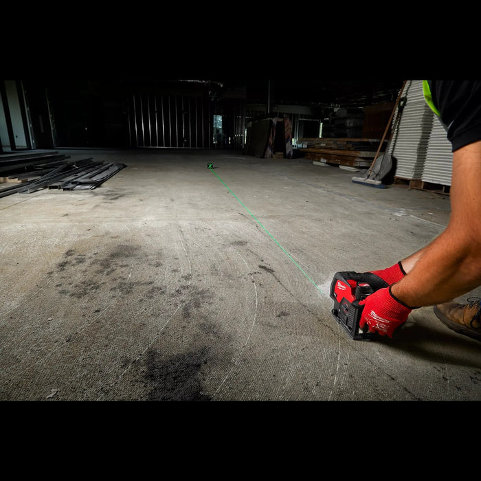 Milwaukee 3622-21 M12™ Green Cross Line & Plumb Points Laser Kit - Edmondson Supply