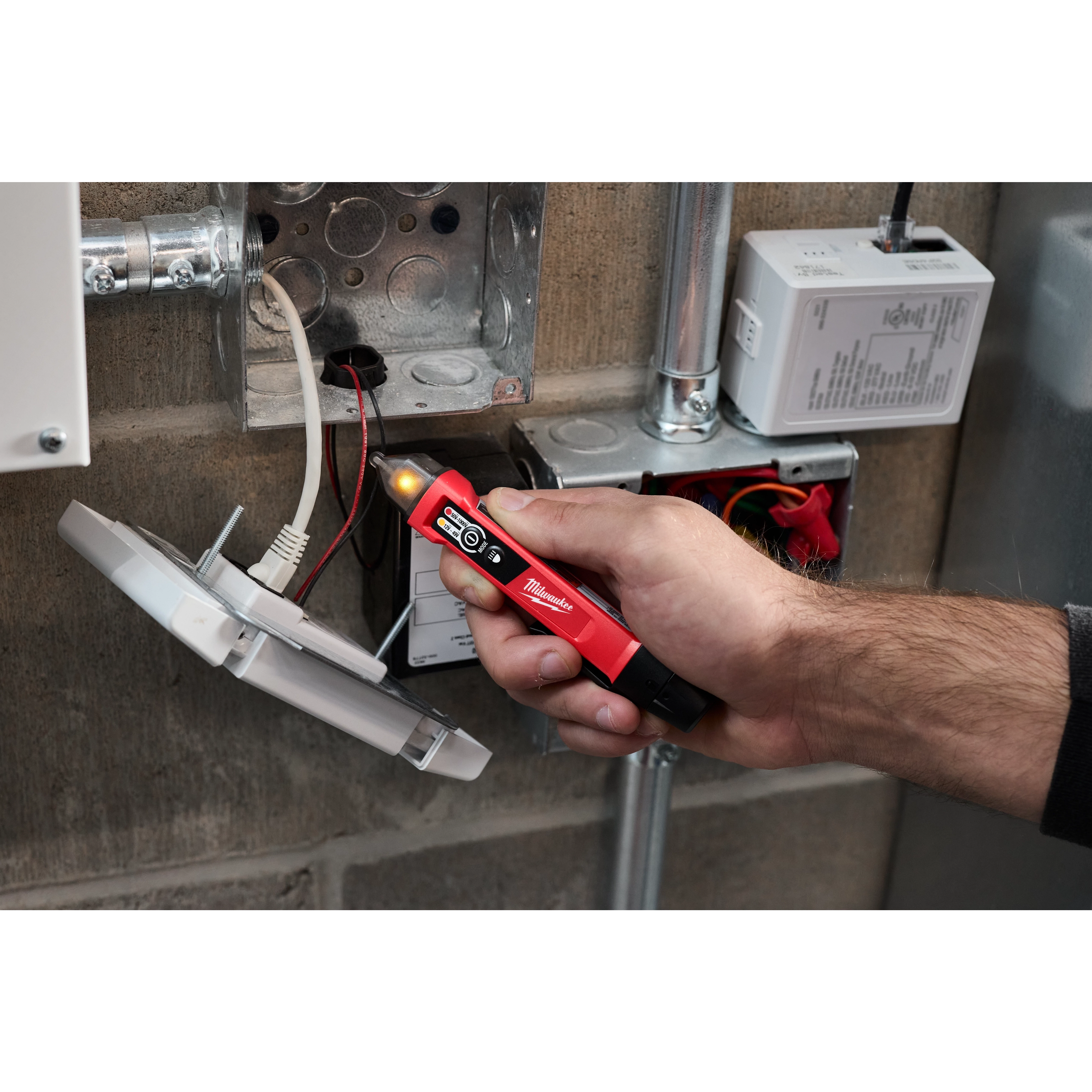 Milwaukee 3203-20 Dual Range Voltage Detector w/LED - Edmondson Supply