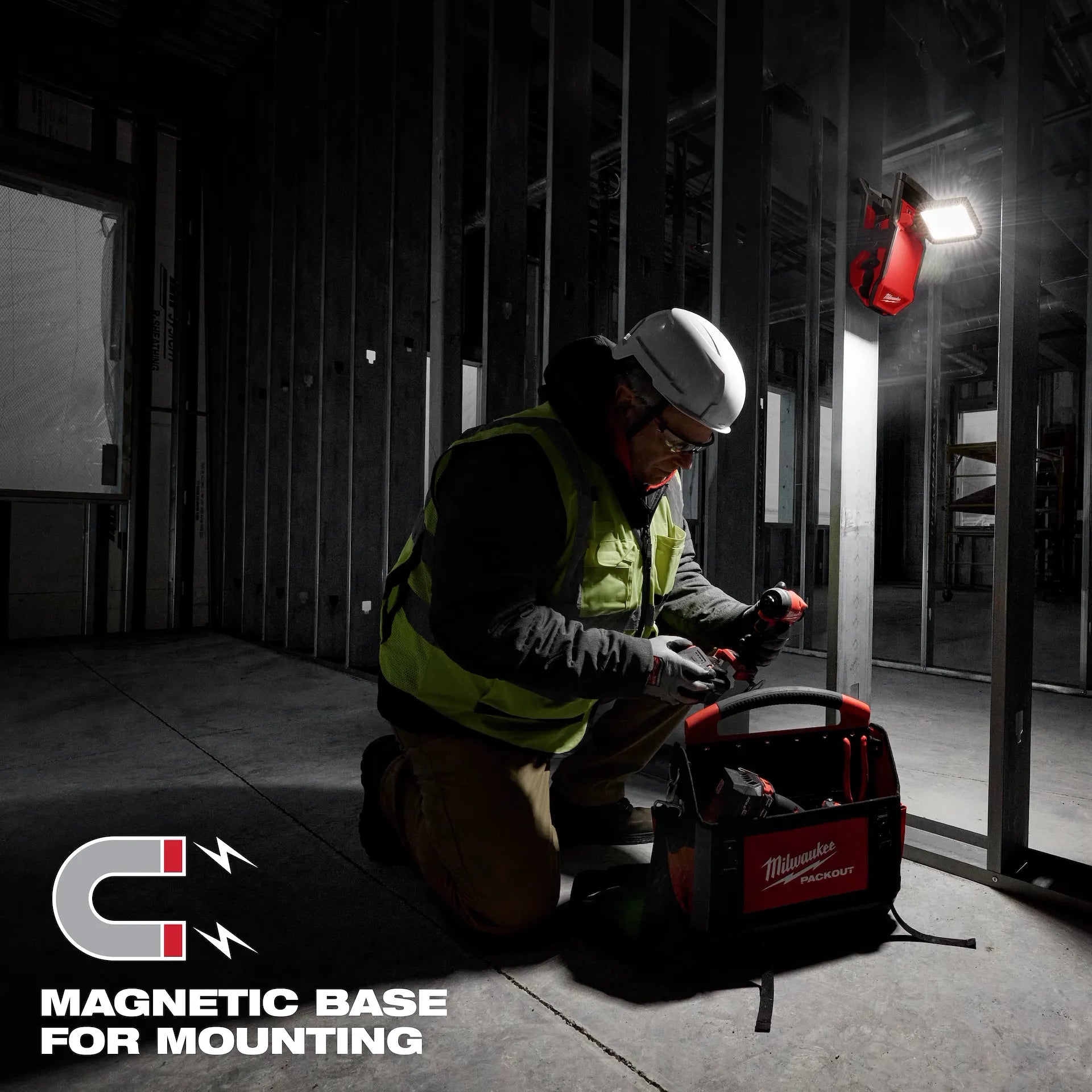Milwaukee 2358-20 M18™ ROVER™ Clamping Flood Light - Edmondson Supply