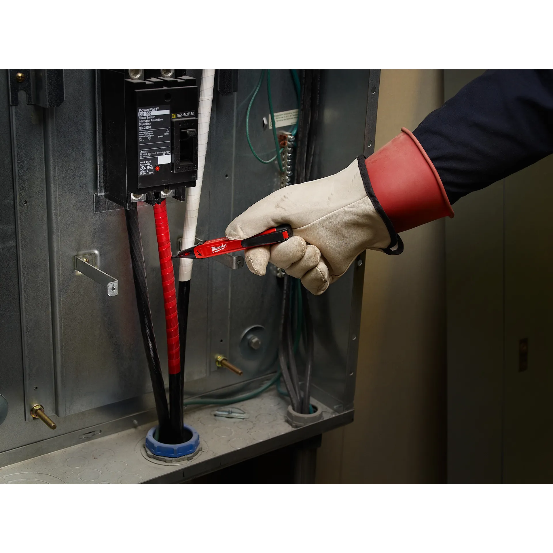 Milwaukee 2202-20 Voltage Detector with LED - Edmondson Supply