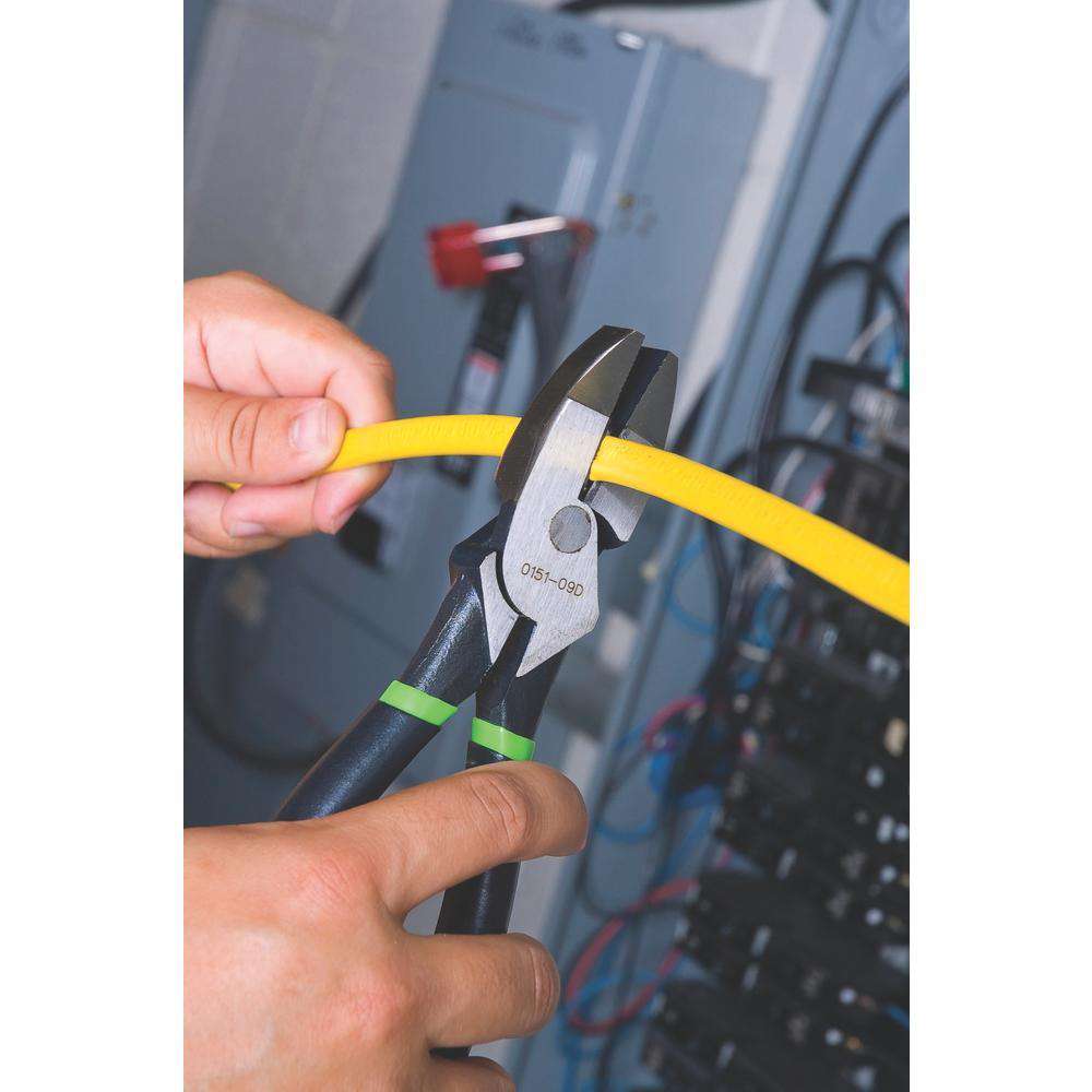 Greenlee 0151-09D 9" High-Leverage Side-Cutting Pliers, Dipped Handle - Edmondson Supply