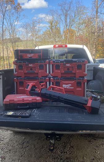 Milwaukee 2950-20 M18™ PACKOUT™ Radio + Charger - Edmondson Supply