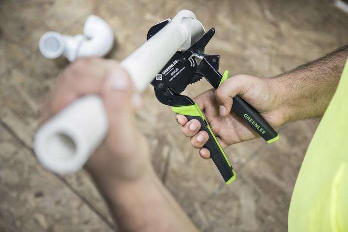 Greenlee 864QR 1-1/4 Quick Release Ratcheting PVC Cutter - Edmondson Supply