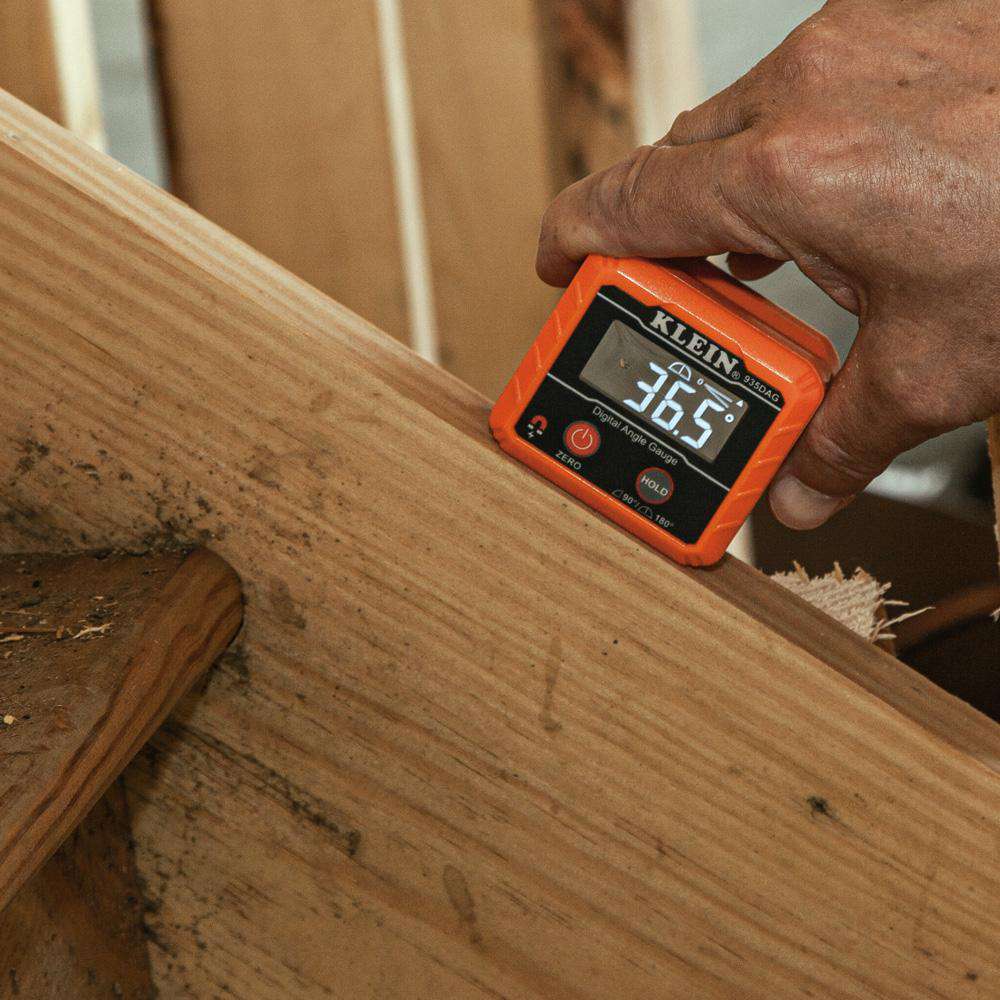 Klein Tools 935DAG Digital Angle Gauge and Level - Edmondson Supply