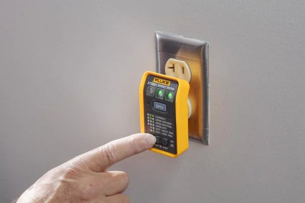 Fluke ST120+ GFCI Socket Tester with Beeper - Edmondson Supply