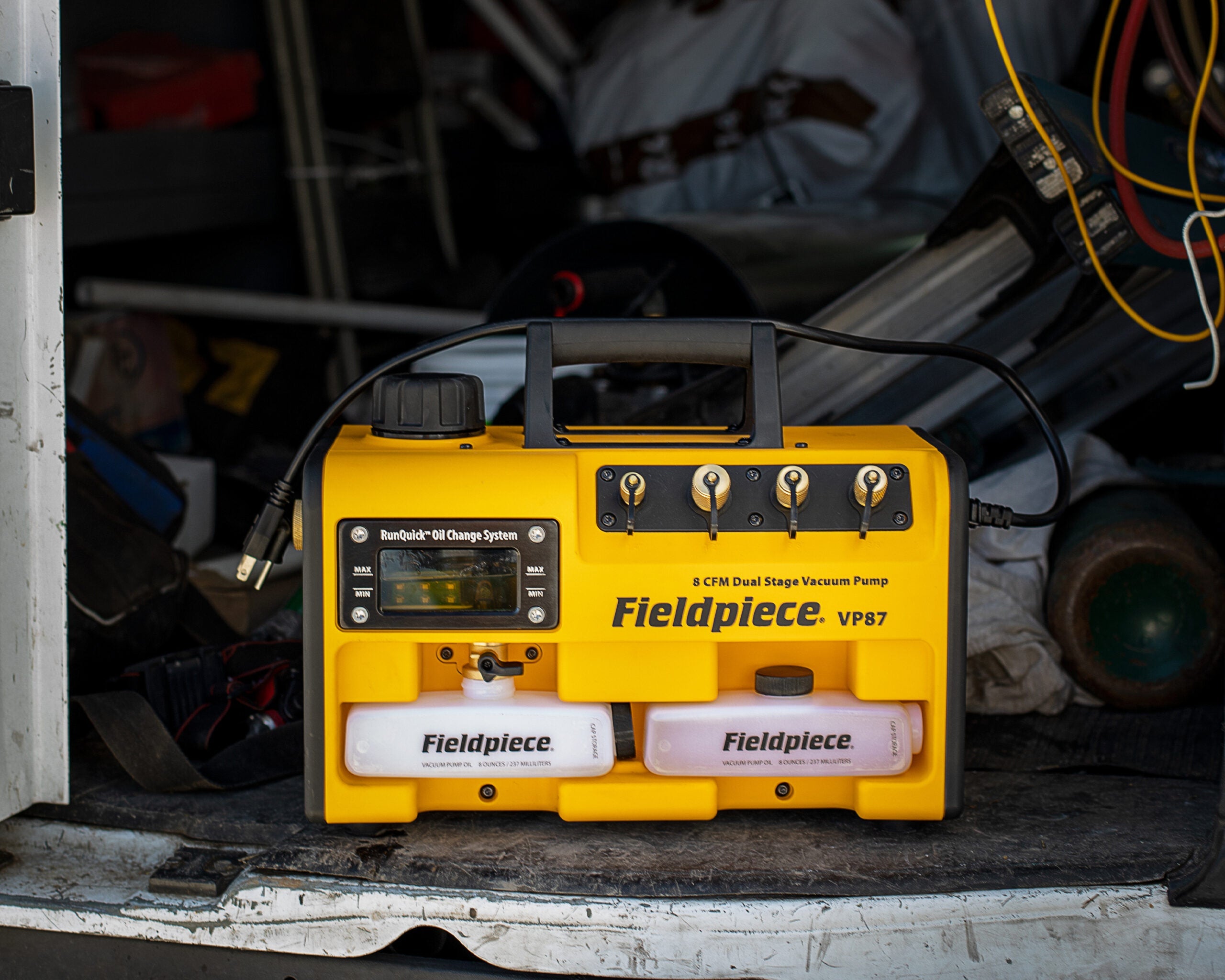 Fieldpiece VP87 – 8 CFM Vacuum Pump - Edmondson Supply